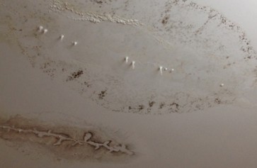 Tại sao phải sử dụng sơn chống thấm trần nhà?